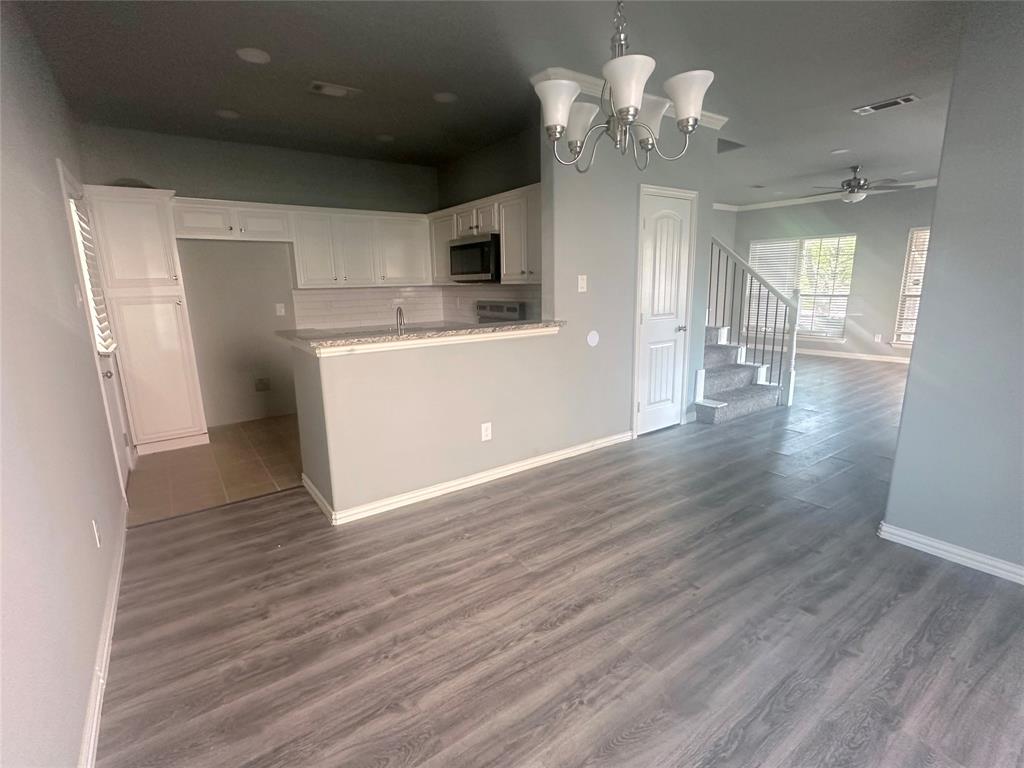 2349 Homewood Lane Property Photo 8