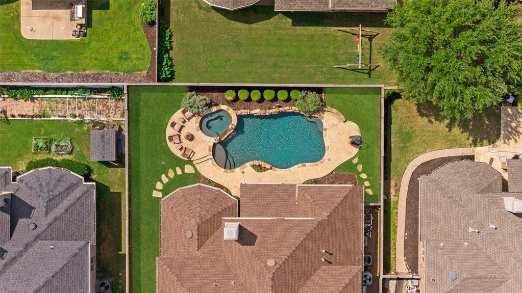 8105 Blue Hole Court Property Photo 2