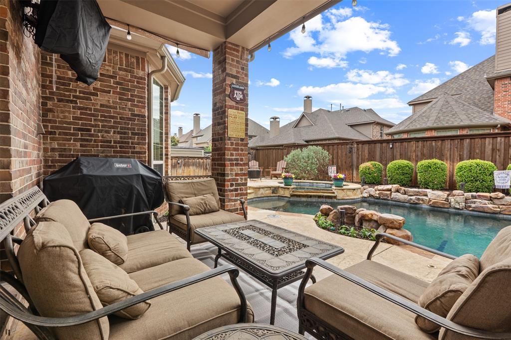 8105 Blue Hole Court Property Photo 3