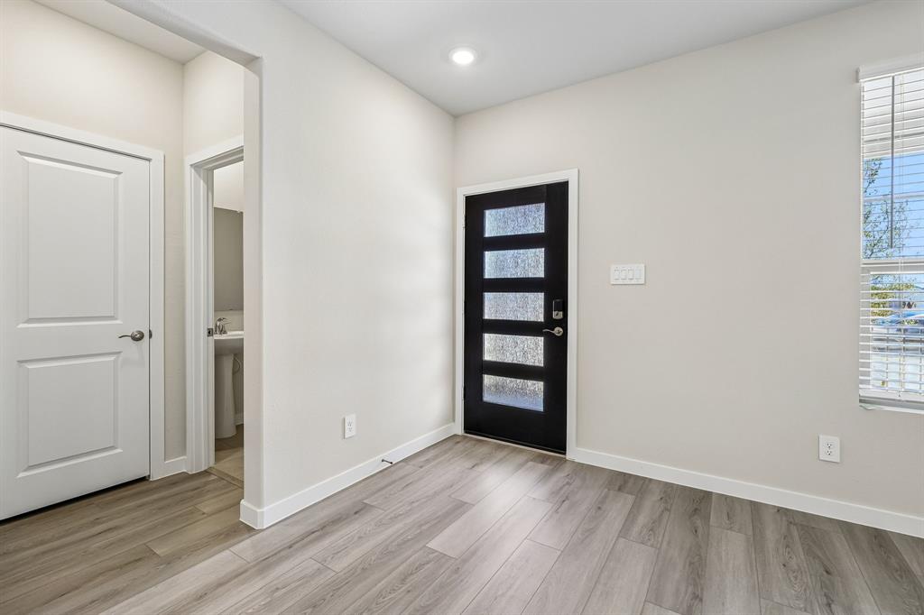 2733 Kobuk Drive Property Photo 4