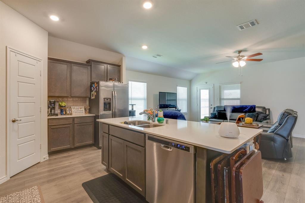 3204 Peacock Lane Property Photo 6