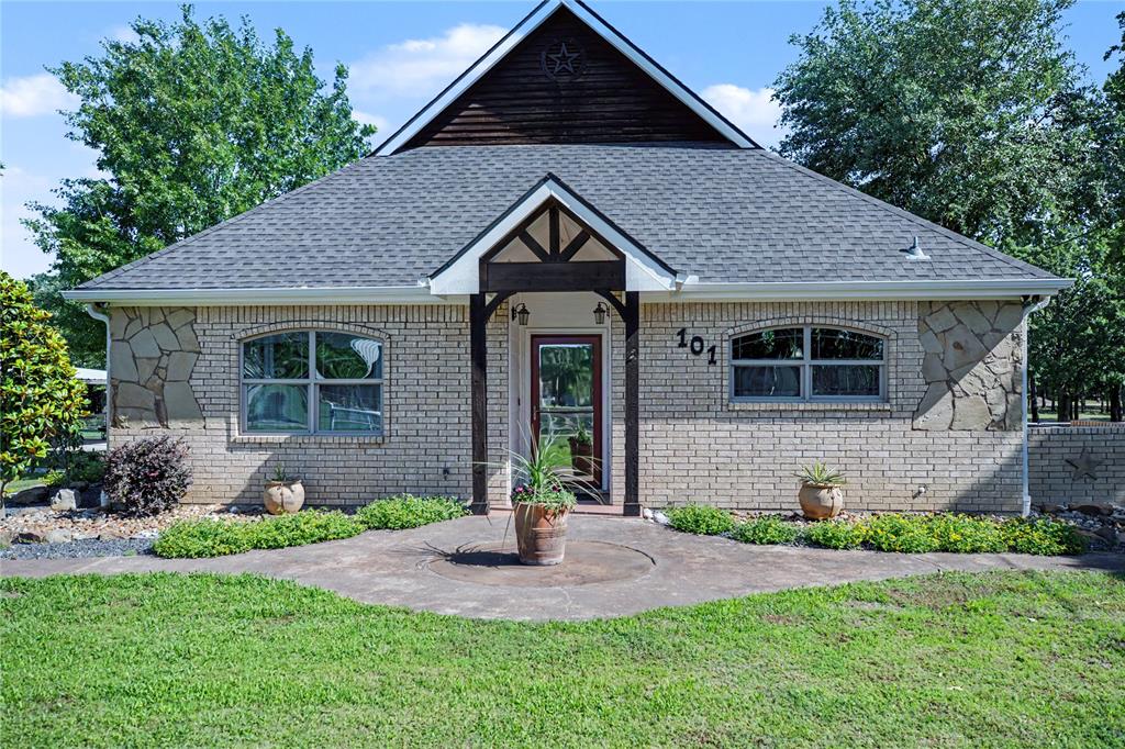 101 Friendship Circle Property Photo 1