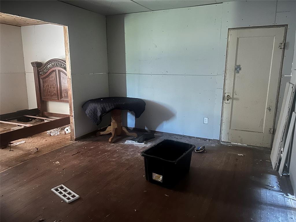 504 Cedar Property Photo 5