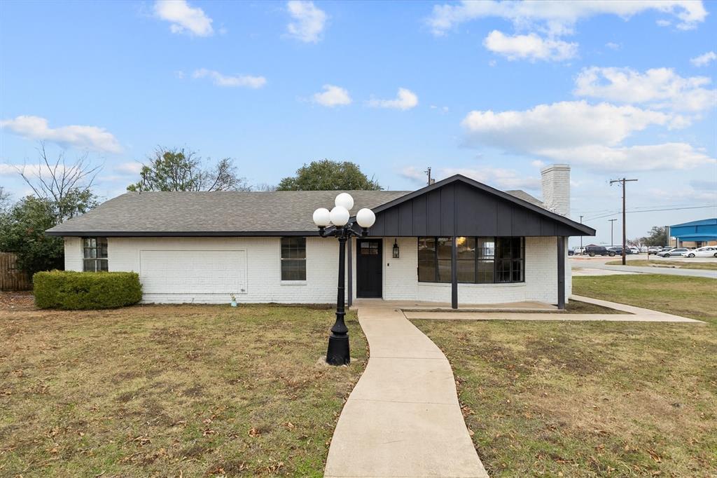 312 E Cottonwood Street Property Photo 2