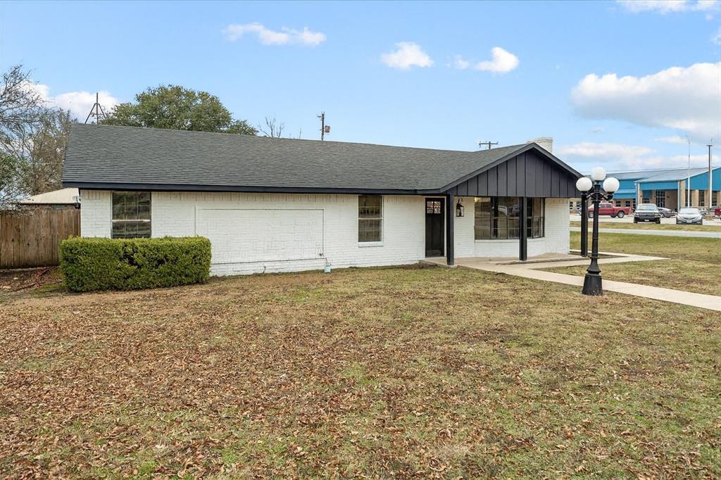 312 E Cottonwood Street Property Photo 3