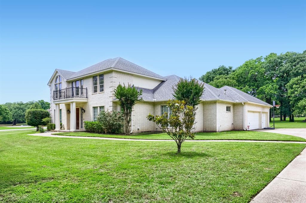 3601 Cliffwood Drive Property Photo 2