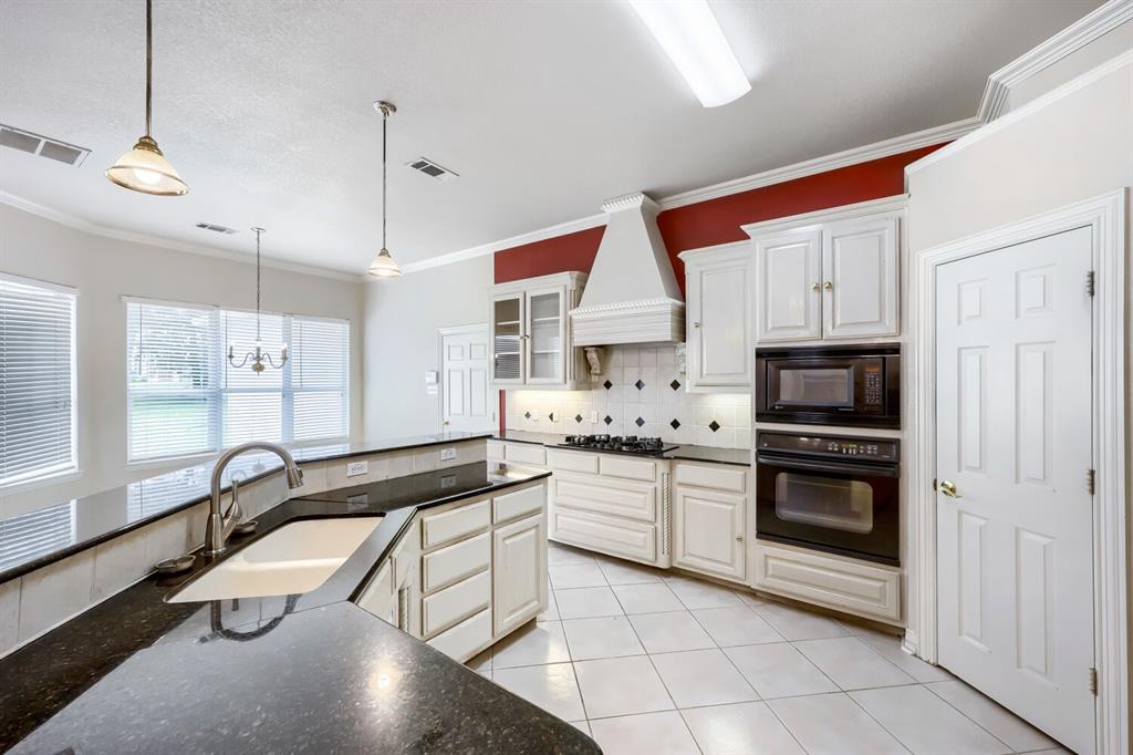 3601 Cliffwood Drive Property Photo 10