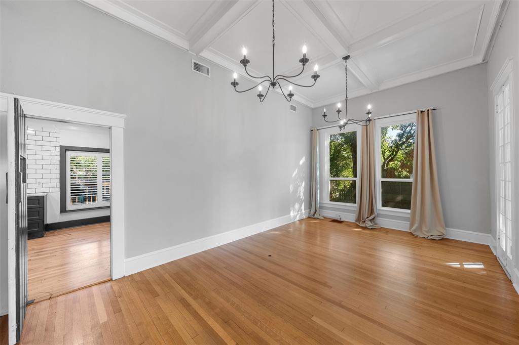 2807 Washington Avenue Property Photo 8