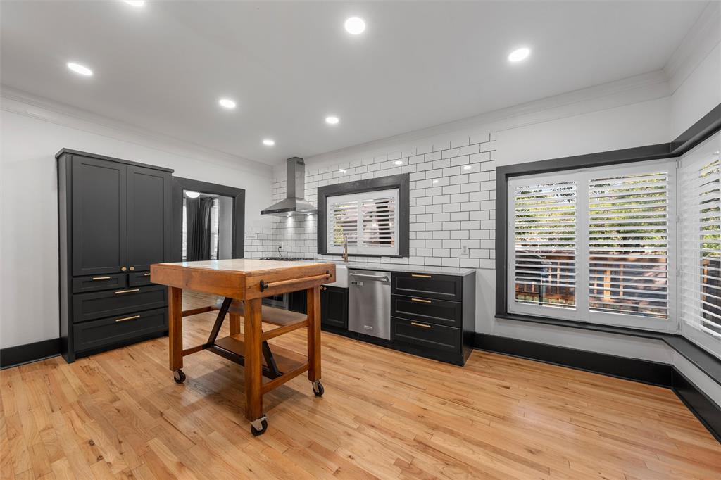 2807 Washington Avenue Property Photo 10