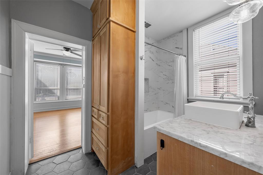 2807 Washington Avenue Property Photo 19