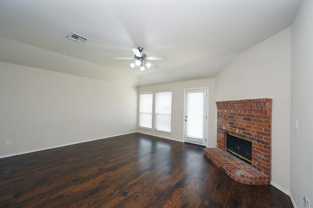 3924 Palace Place Property Photo 5