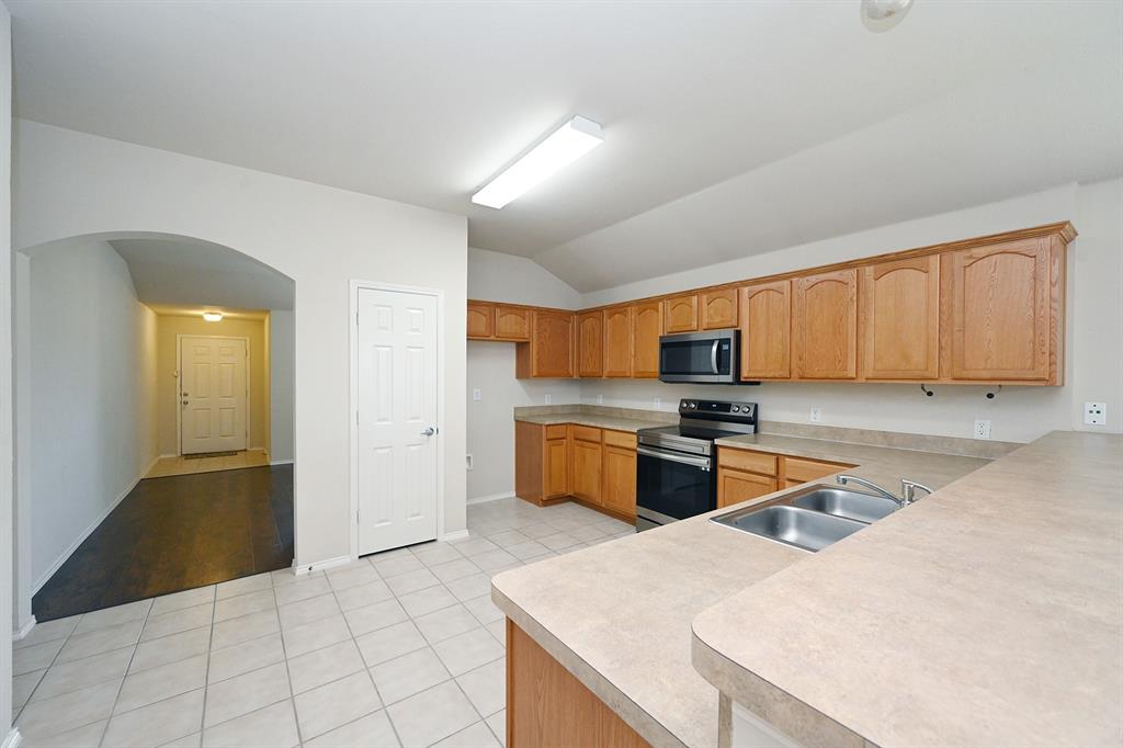 3924 Palace Place Property Photo 8