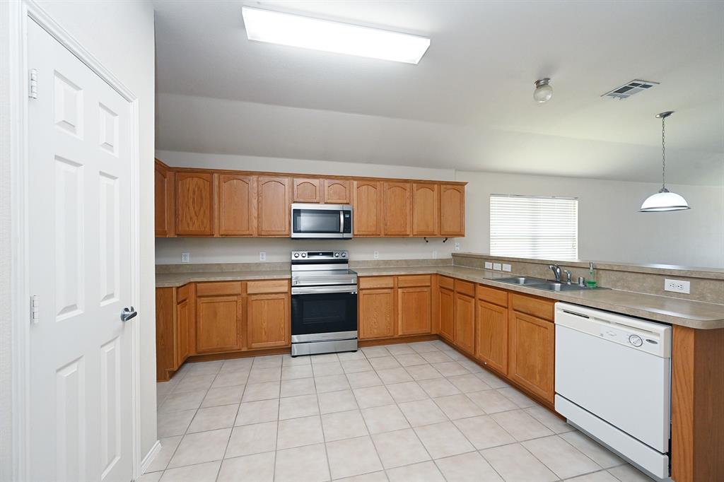 3924 Palace Place Property Photo 9