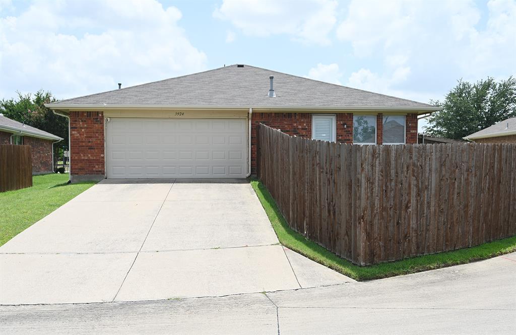 3924 Palace Place Property Photo 19