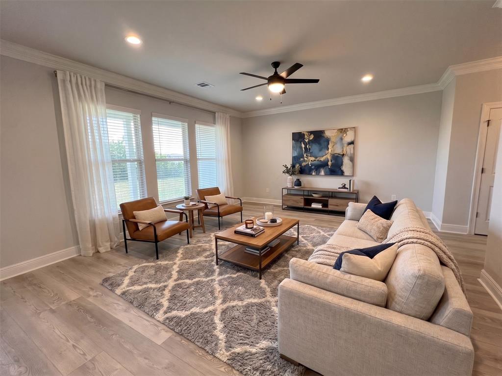 809 Venecia Drive Property Photo 3