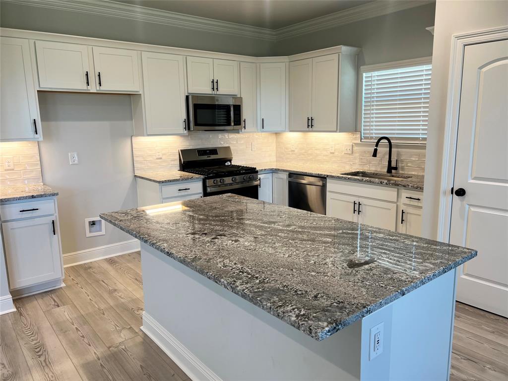 809 Venecia Drive Property Photo 4