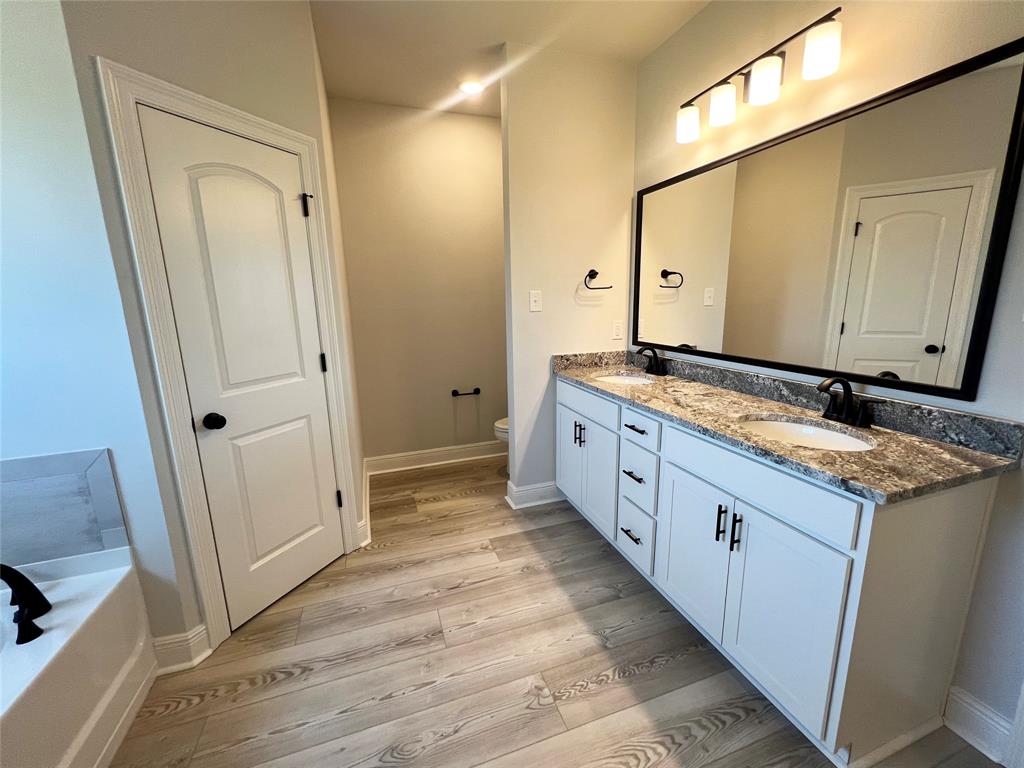 809 Venecia Drive Property Photo 7