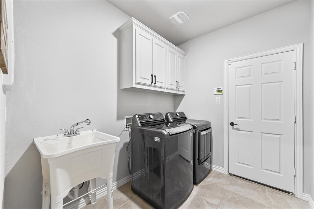 701 Featherstone Lane Property Photo 34