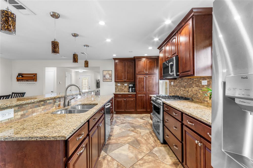 2530 Springhill Drive Property Photo 3