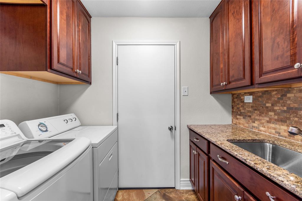 2530 Springhill Drive Property Photo 12