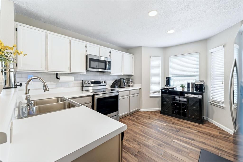 771 Eiffel Drive Property Photo 4