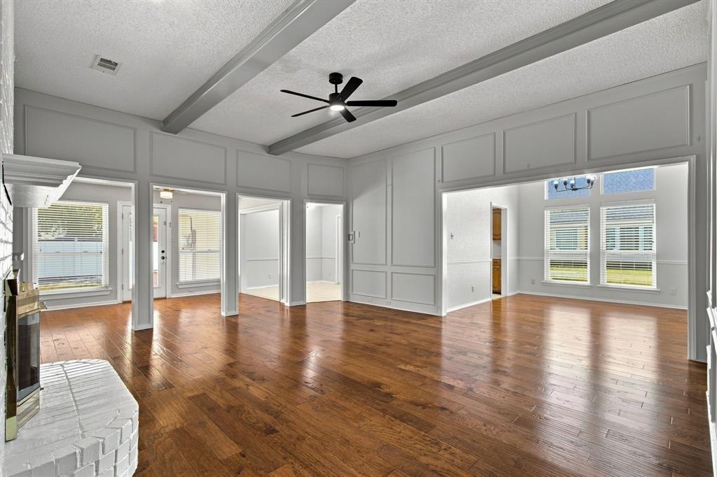 638 Park Lane Property Photo 6