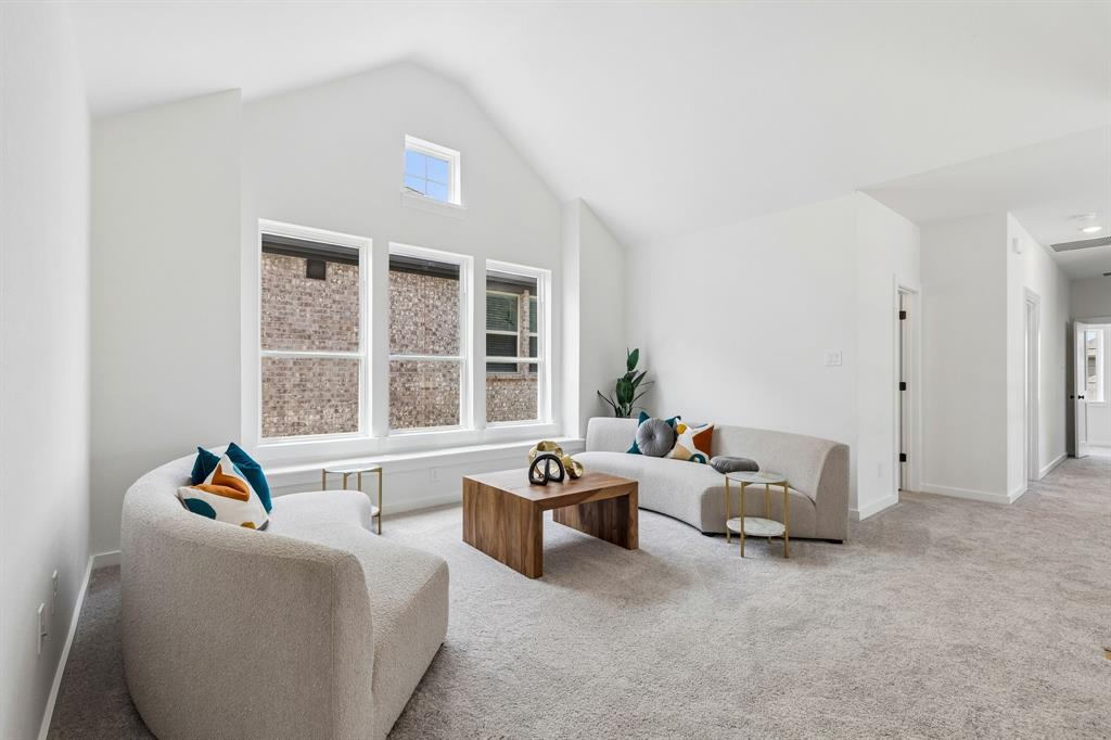 1532 Euclid Alley Property Photo 8