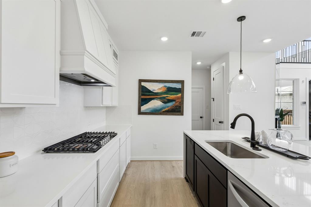 1532 Euclid Alley Property Photo 12