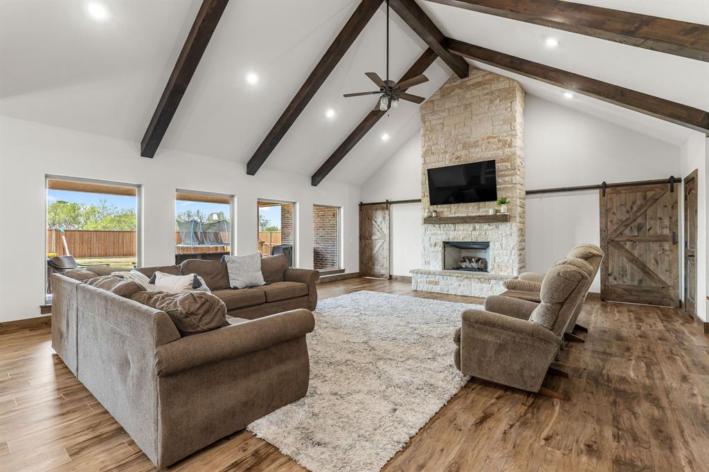 515 Sales Road Property Photo 6