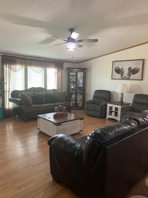 1521 Fm 590 Property Photo 3