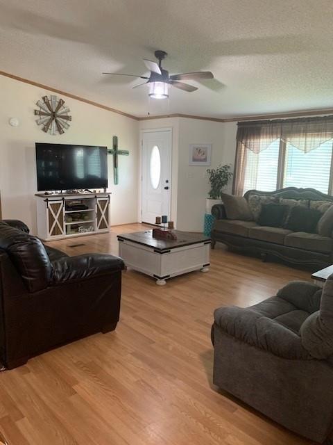 1521 Fm 590 Property Photo 4