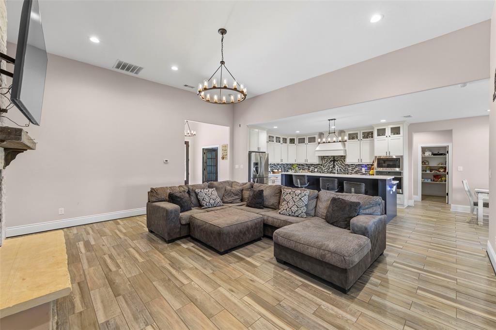 17034 Cr-4064 Property Photo 7