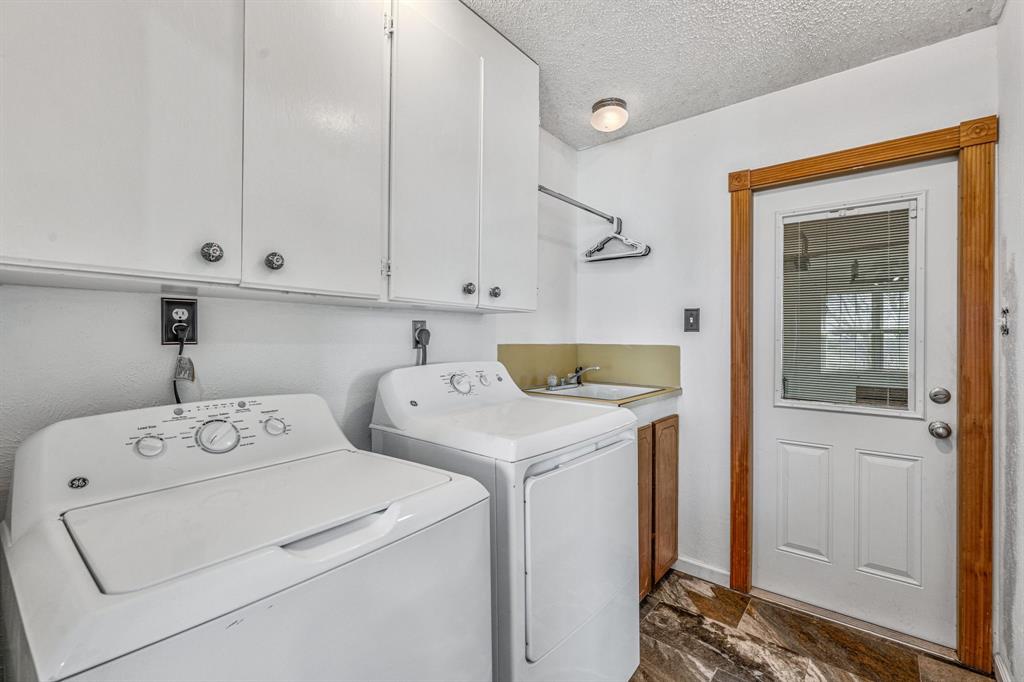 10184 S Us Highway 281 Property Photo 8