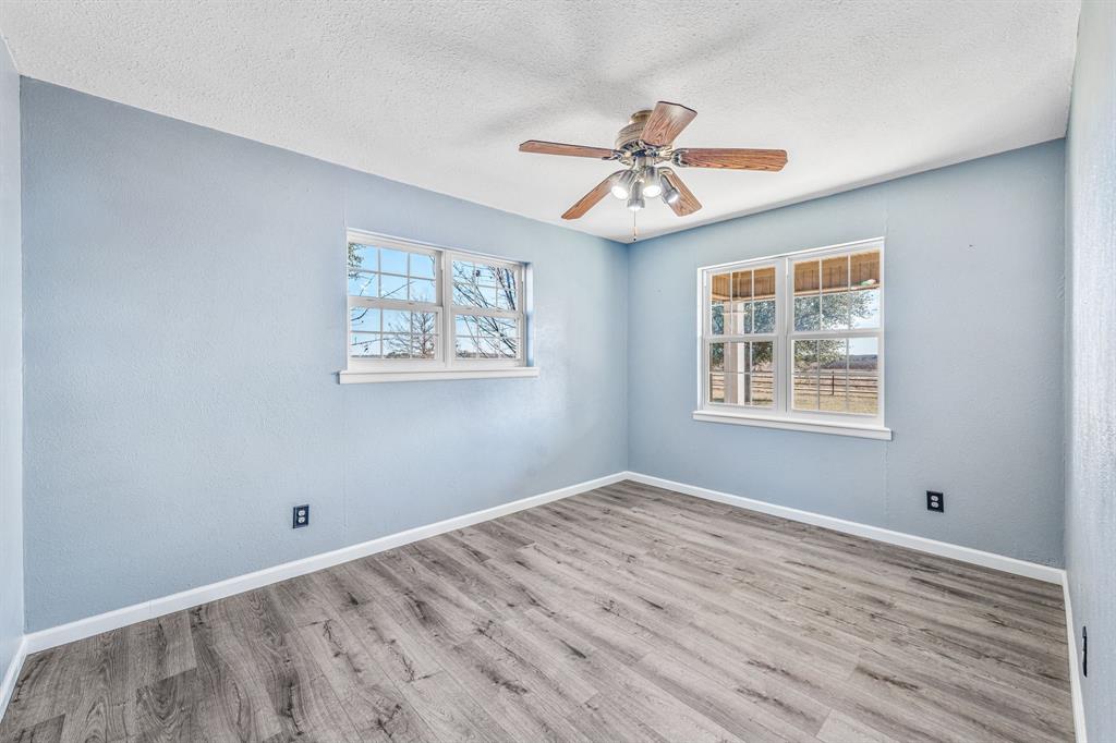 10184 S Us Highway 281 Property Photo 11