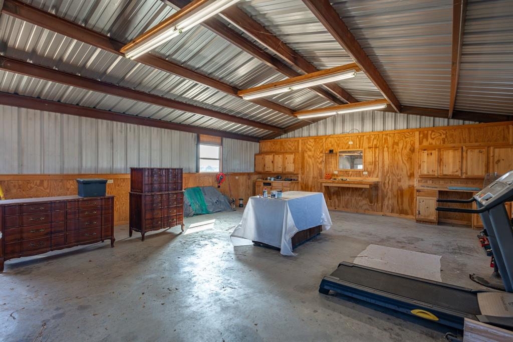 10184 S Us Highway 281 Property Photo 17