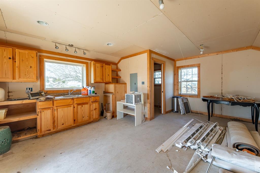 10184 S Us Highway 281 Property Photo 19