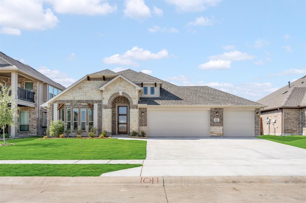 1011 Stonehaven Drive Property Photo 1