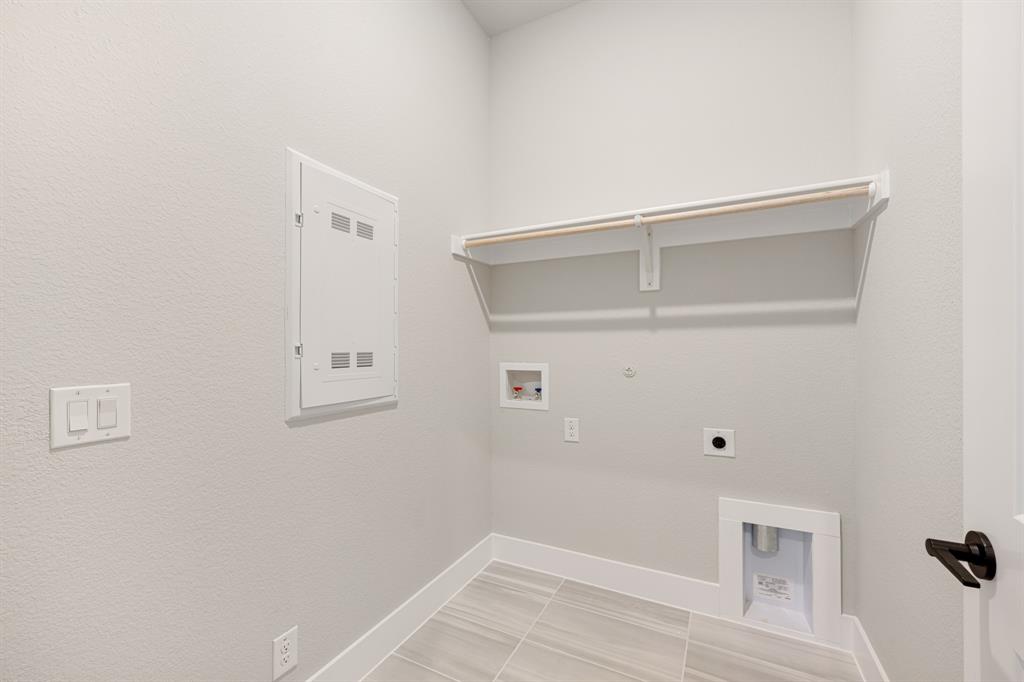 1011 Stonehaven Drive Property Photo 8