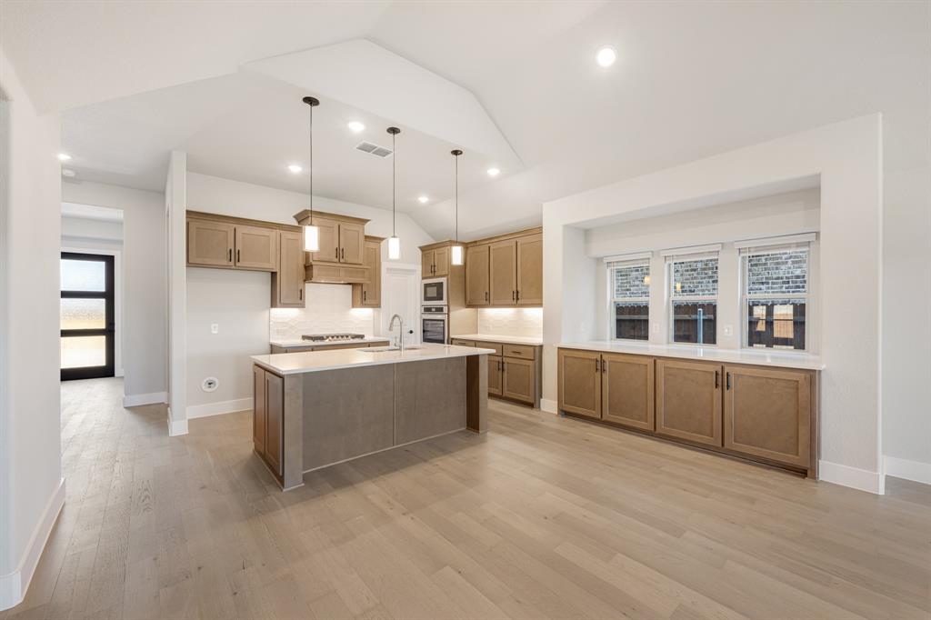 1011 Stonehaven Drive Property Photo 10