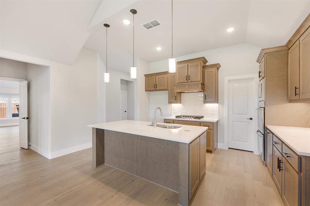 1011 Stonehaven Drive Property Photo 12