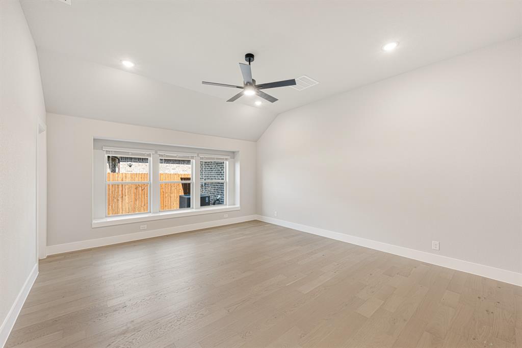 1011 Stonehaven Drive Property Photo 16