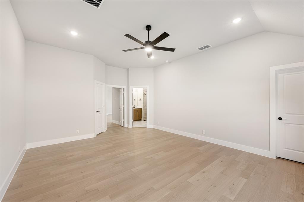 1011 Stonehaven Drive Property Photo 17
