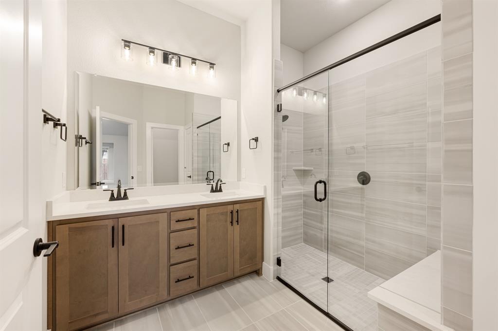 1011 Stonehaven Drive Property Photo 18