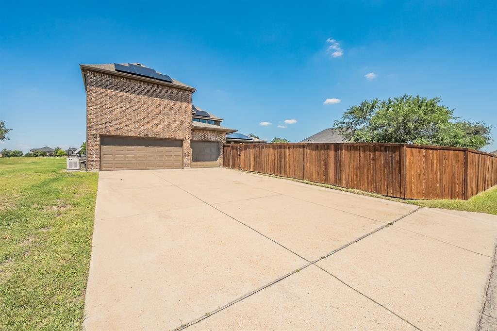 286 Benwick Drive Property Photo 32