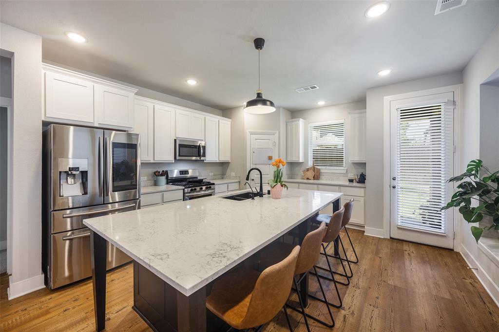 1821 Eagle Landing Property Photo 3