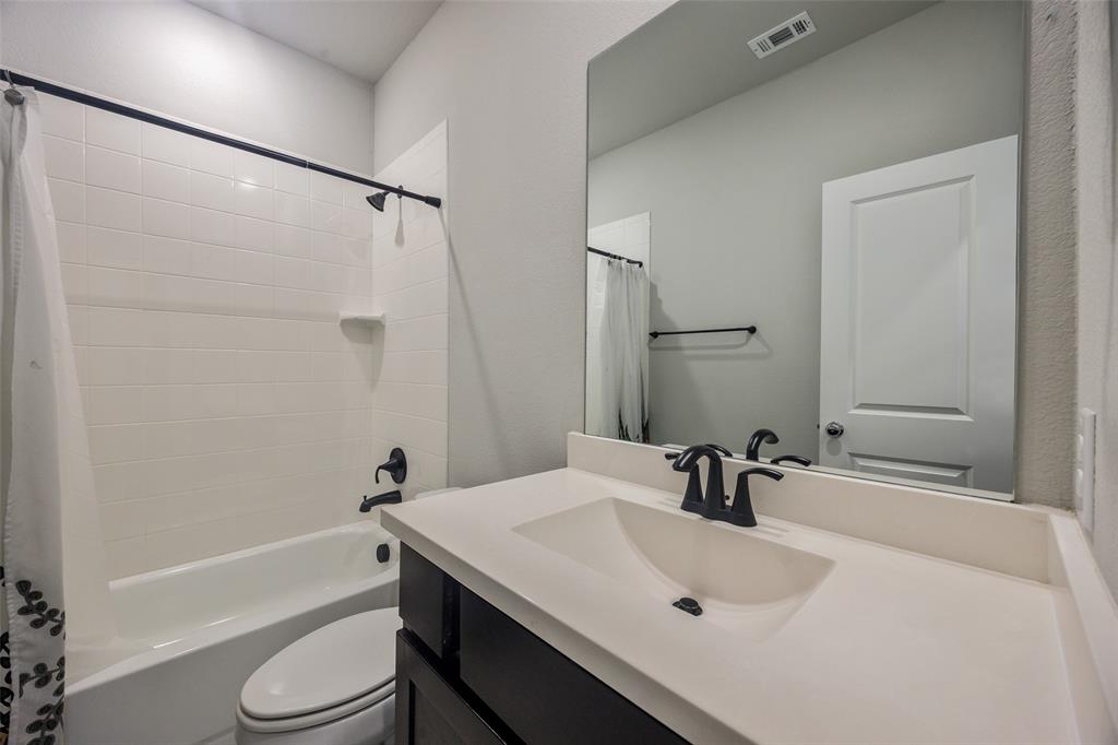 1821 Eagle Landing Property Photo 16