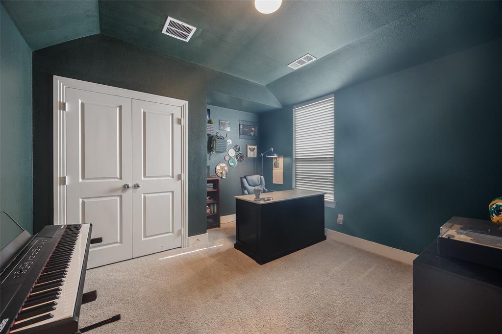 1821 Eagle Landing Property Photo 17