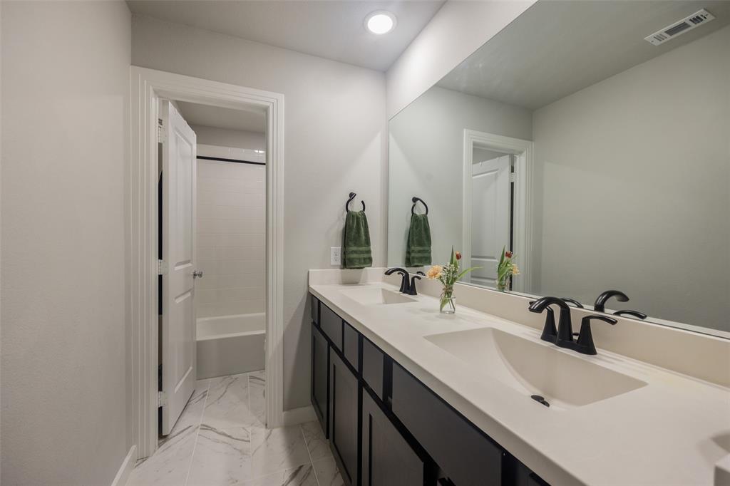 1821 Eagle Landing Property Photo 22