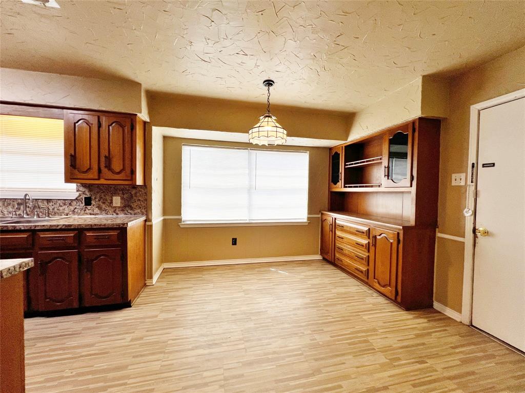 221 Connie Drive Property Photo 7