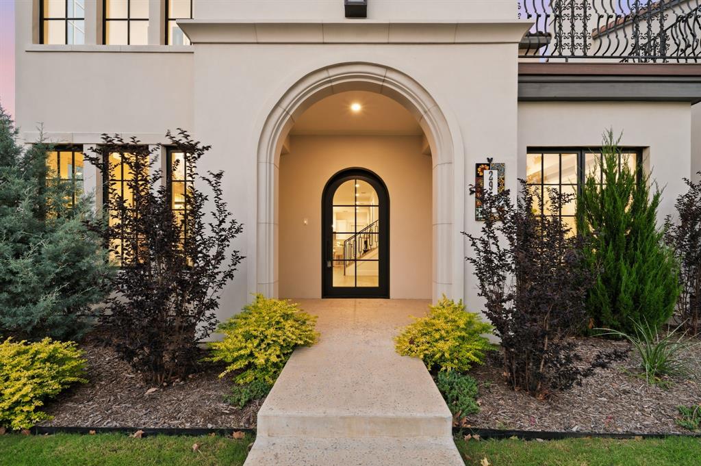 2951 Sunset Boulevard Property Photo 4